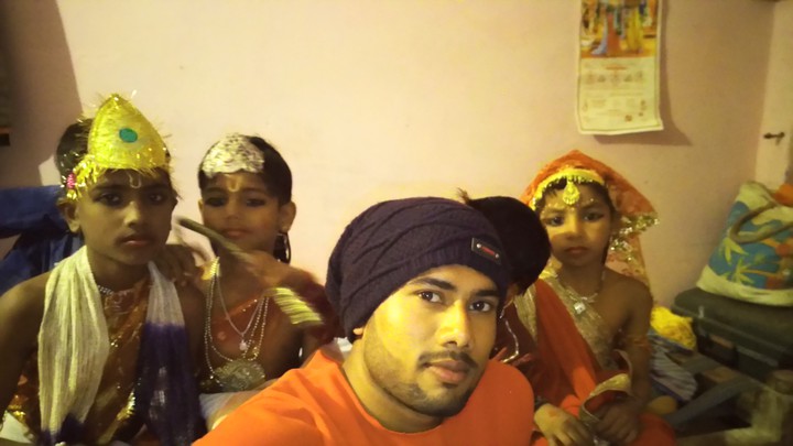 कृष्ण कन्हैया बने दोनों भैया
