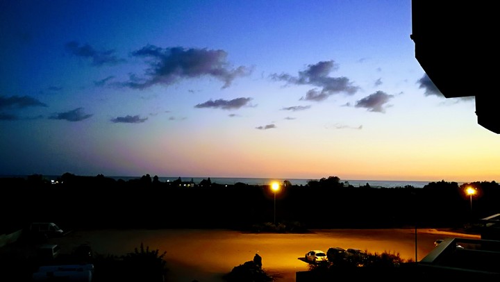 Il mare all'imbrunire