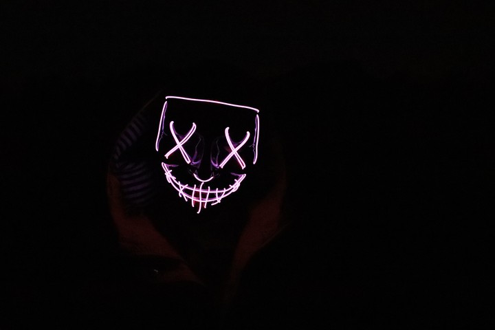 leuchtende Maske
