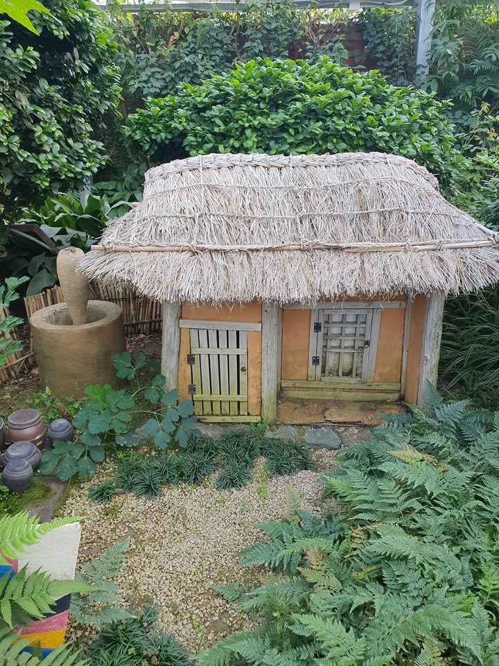 한국 미니초가집