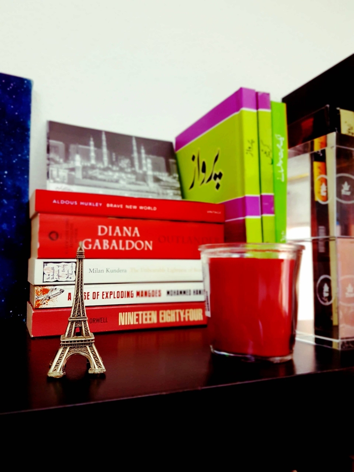 bookshelf