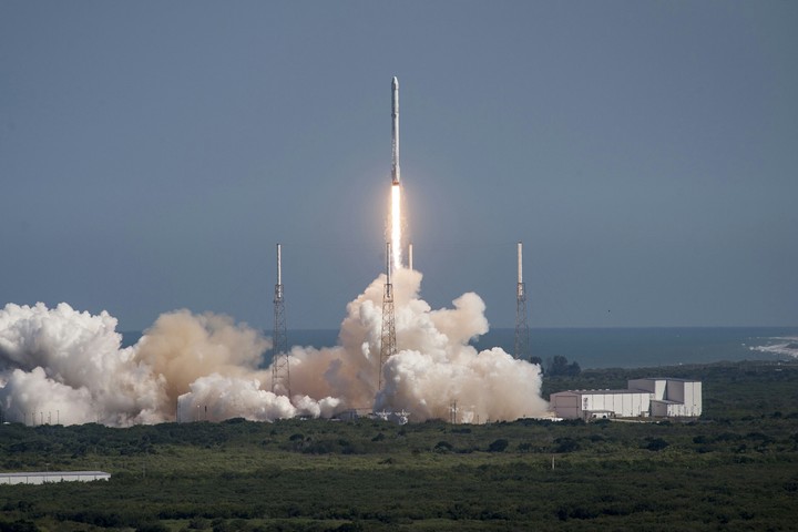 CRS-6 FALCON 9 LAUNCH