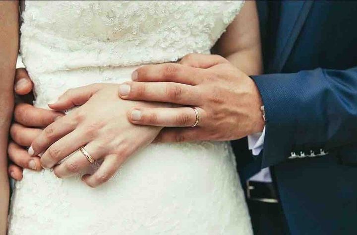 hands ?