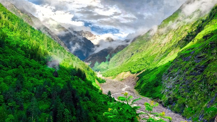 clouds touching the mountains