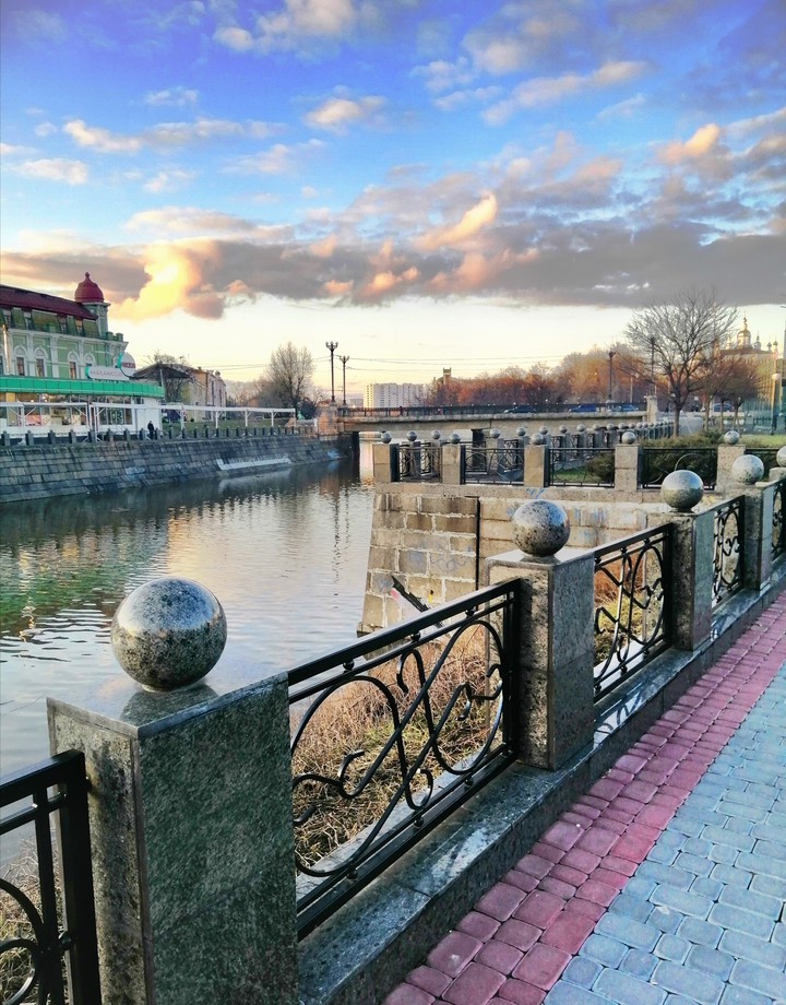 А на том берегу