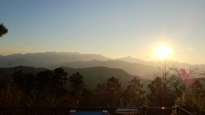 The Sun setting in the mountains