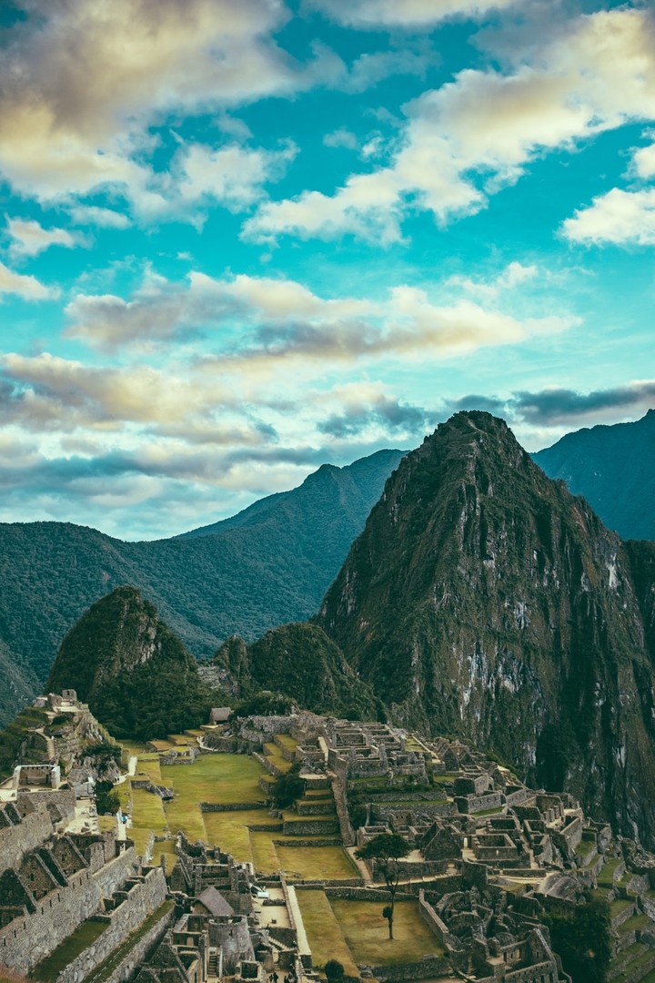 Machu Picchu , Peru