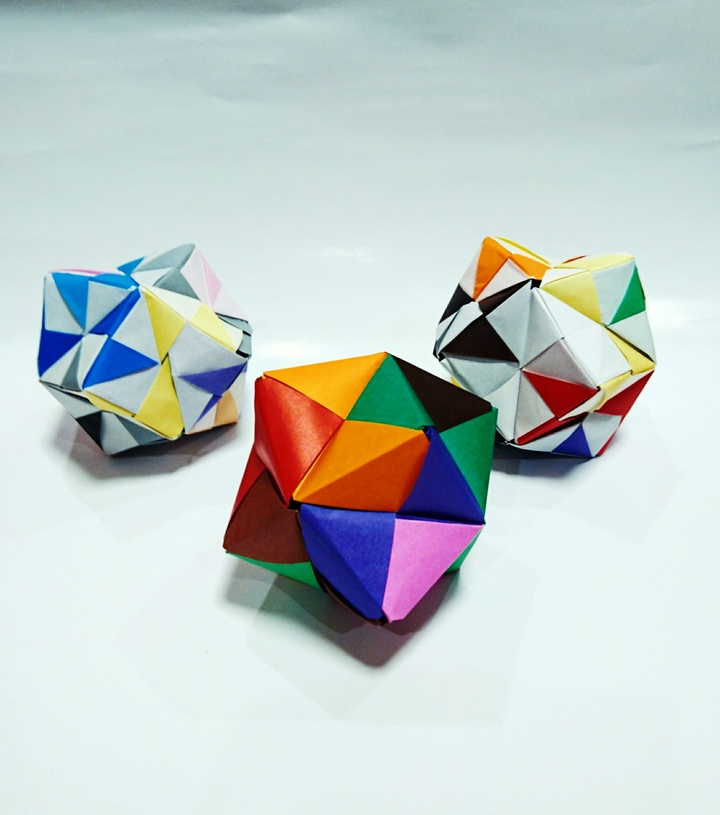 ORIGAMI(KUSUDAMA)