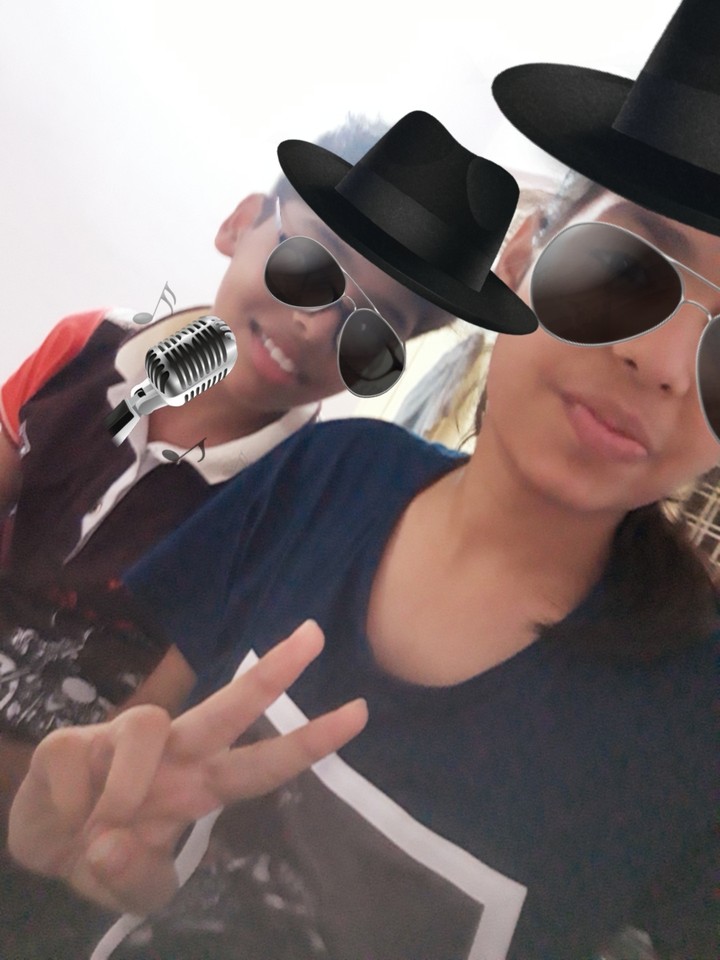 Selfie with sis....♥️♥️♥️♥️