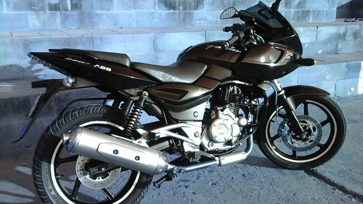 PULSAR 220