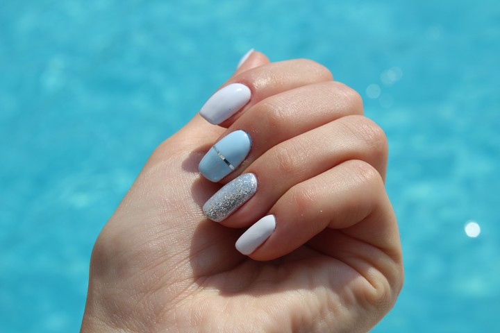 nails