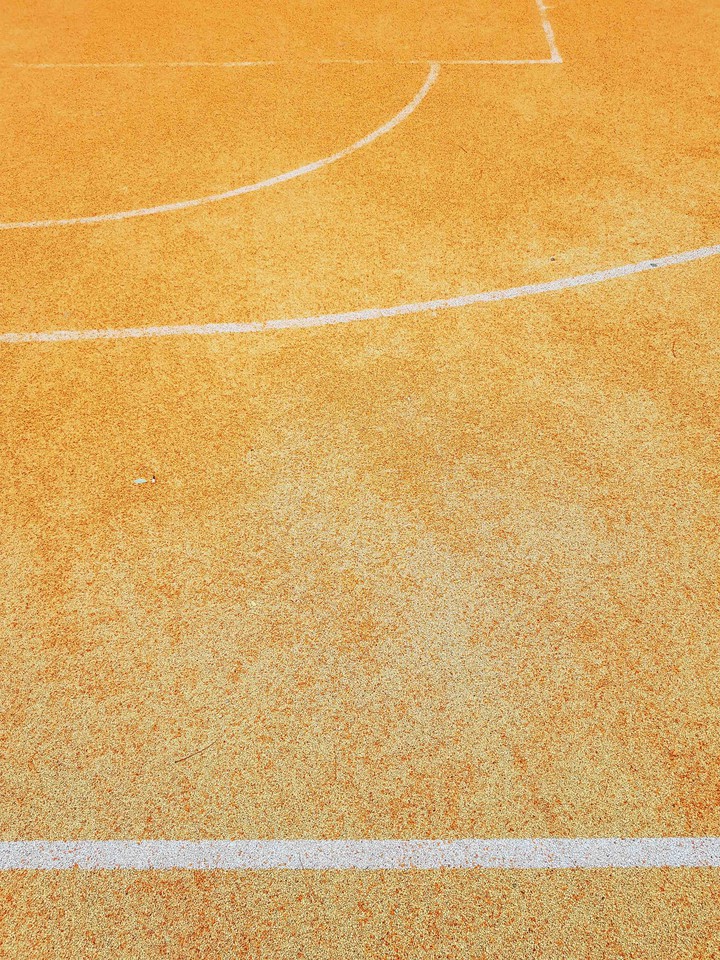 ⠀