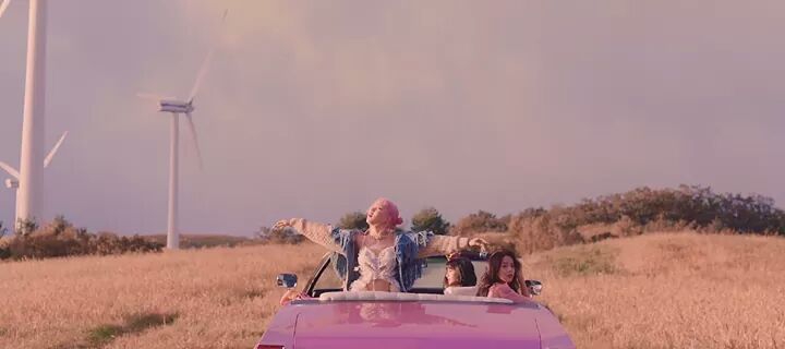 (6) 02102020 BLACKPINK Lovesick Girls