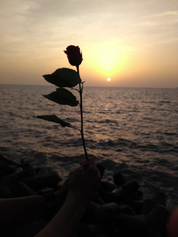 A beautiful evening at Marine Drive( Mumbai)