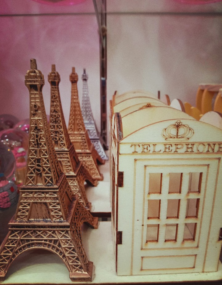 eifel tower replica