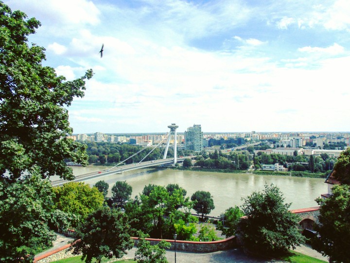 Ufo bridge