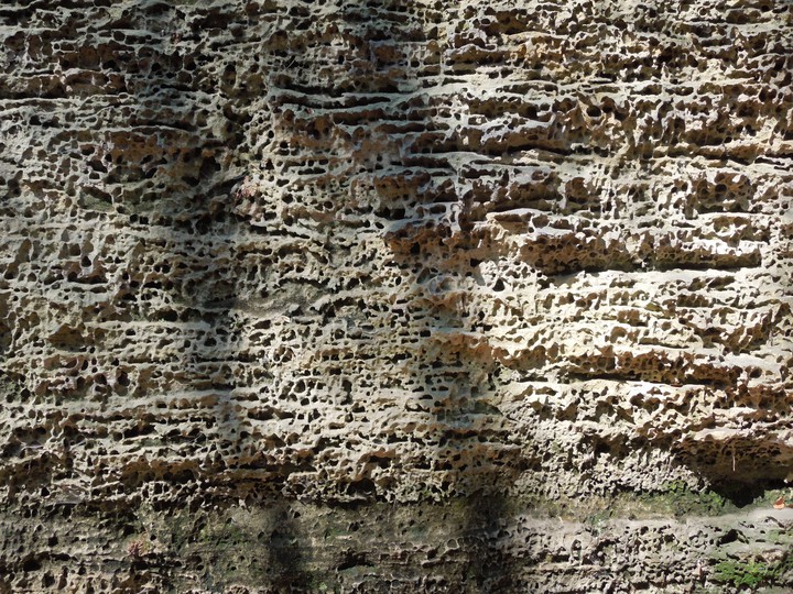 what rain does to sandstone