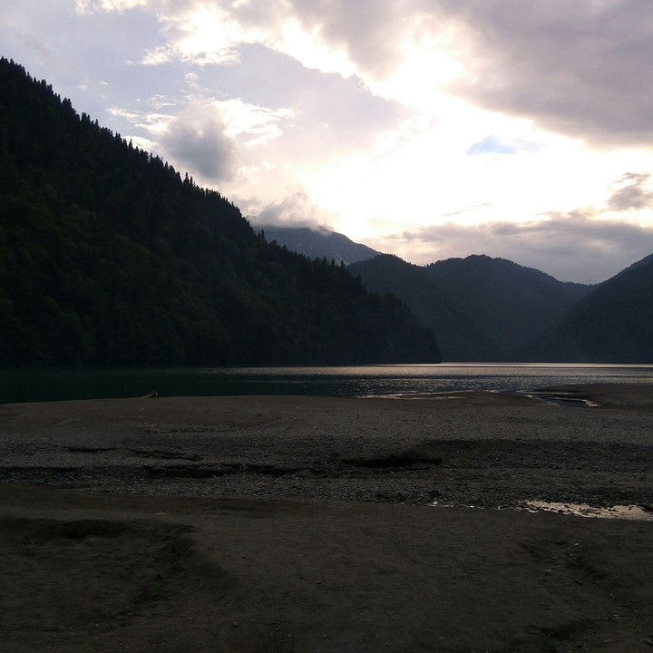 lake Riza
