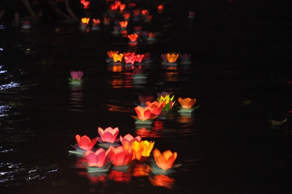 floating lanters