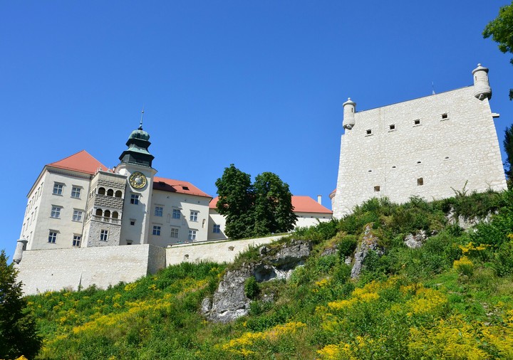 Pieskowa Skała castle
