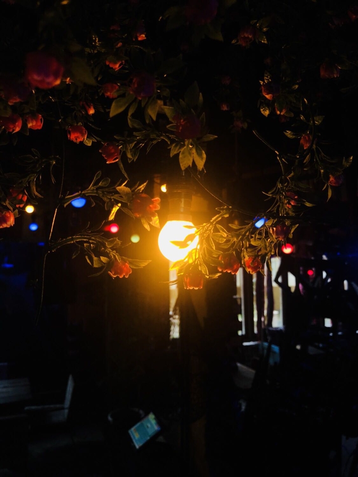 ray on light in darkness