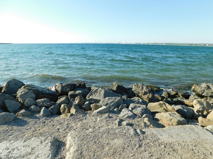 Море