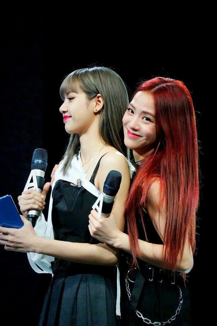 Jisoo and lisa