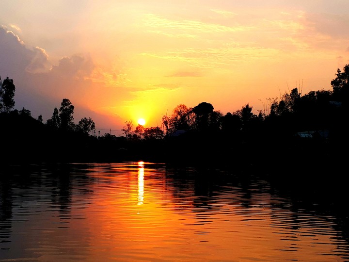 Sunset on Loktak lake