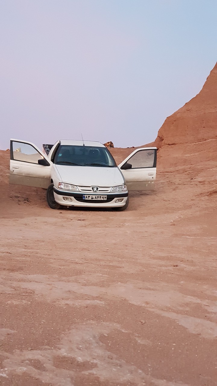 White in the desert with damege