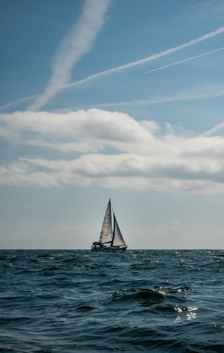 BOAT'S LONELINESS