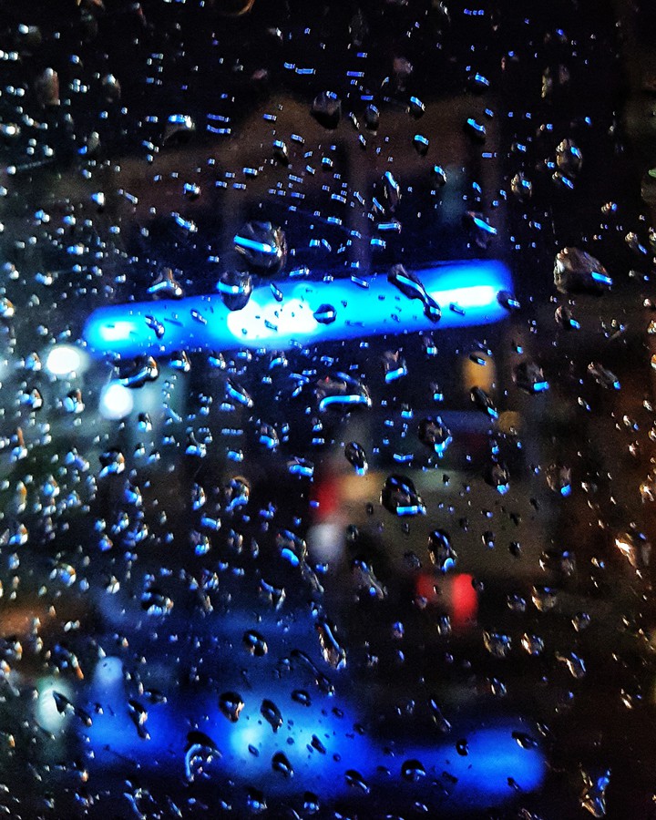 A rainy night in the City