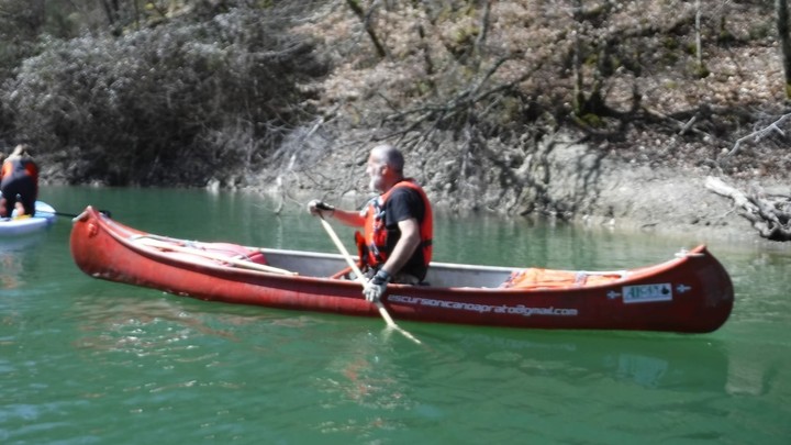 canoa nel lago