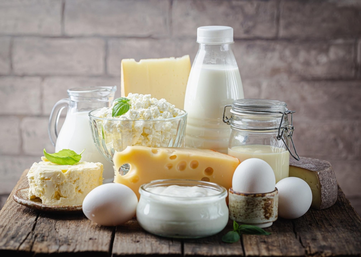 leche huevos y queso