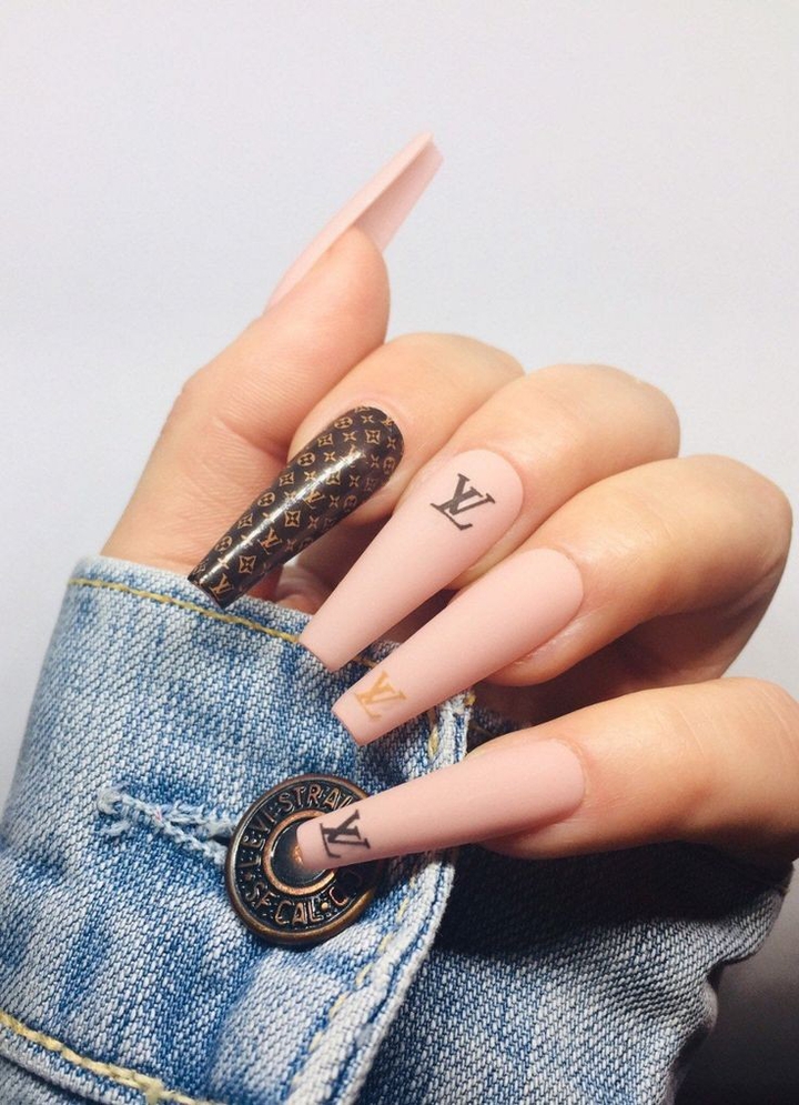 Louis Vuitton nail print