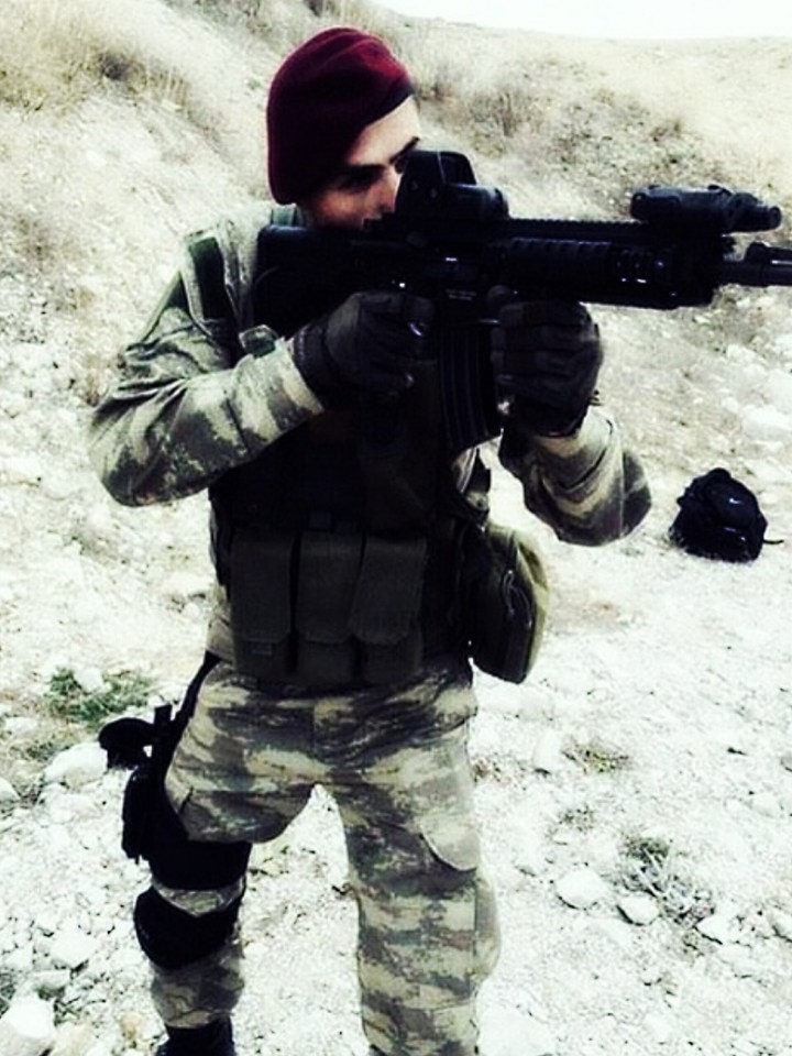 Bordo Bereli ( maroon berets )
