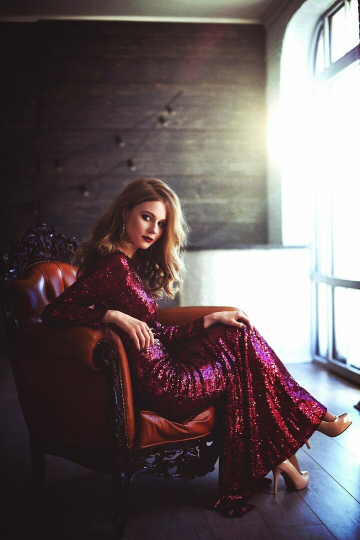 {Beautiful Royal Girl}