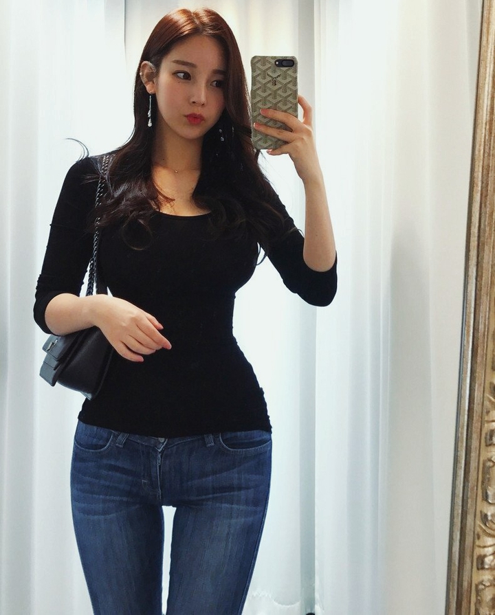 Korean cartoonist Meow Writer