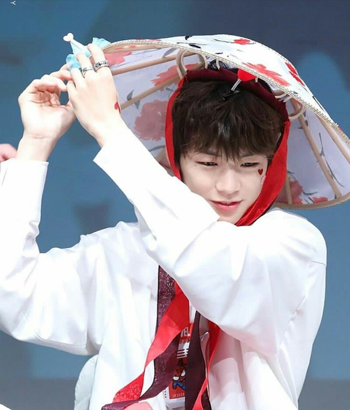 wannaone kang daniel