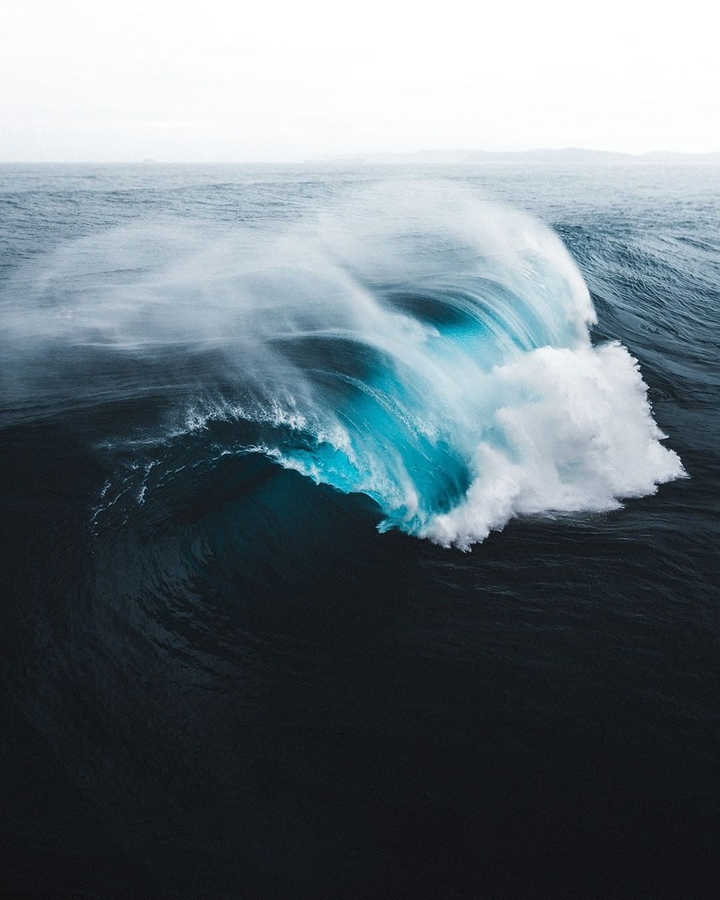 wave