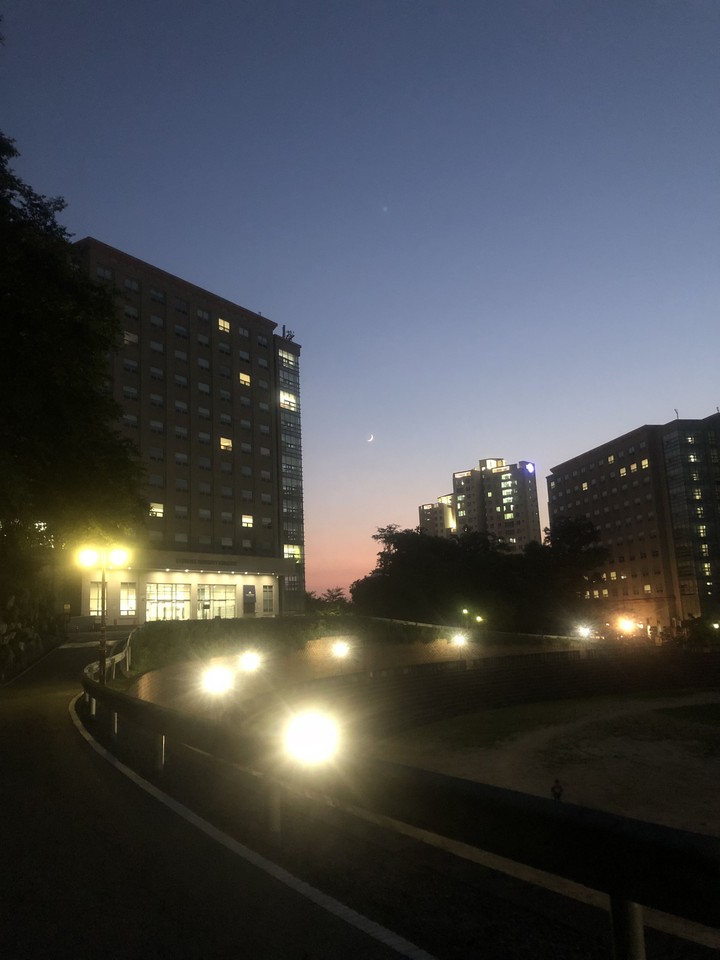 초승달