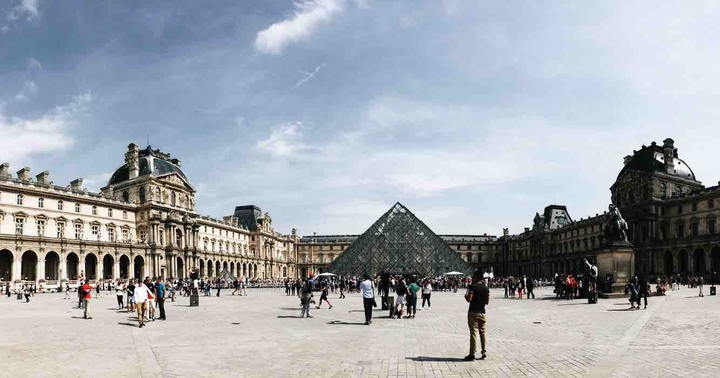 Louvre