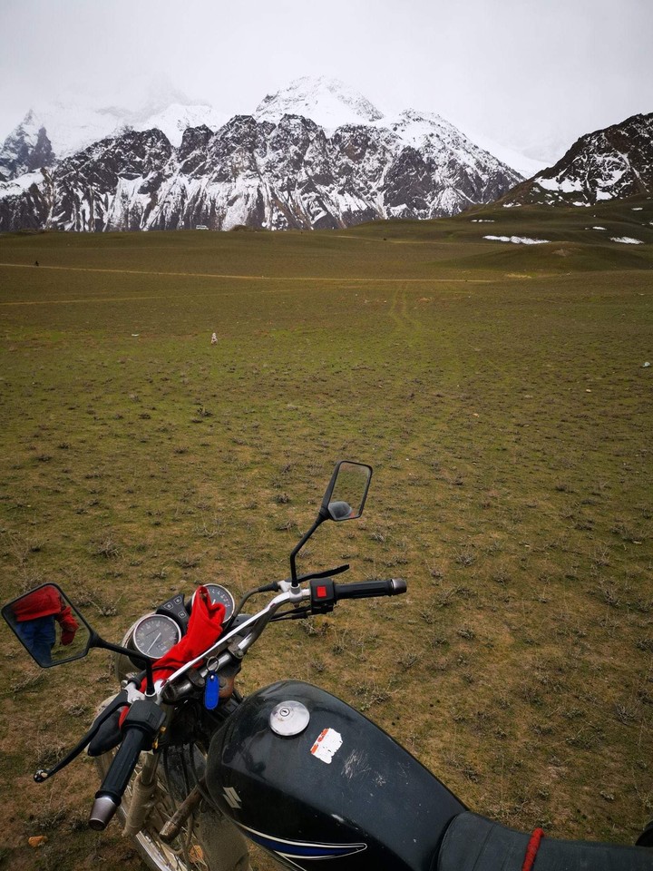Qaqlasht Meadow, Booni
Chitral, Pakistan ??