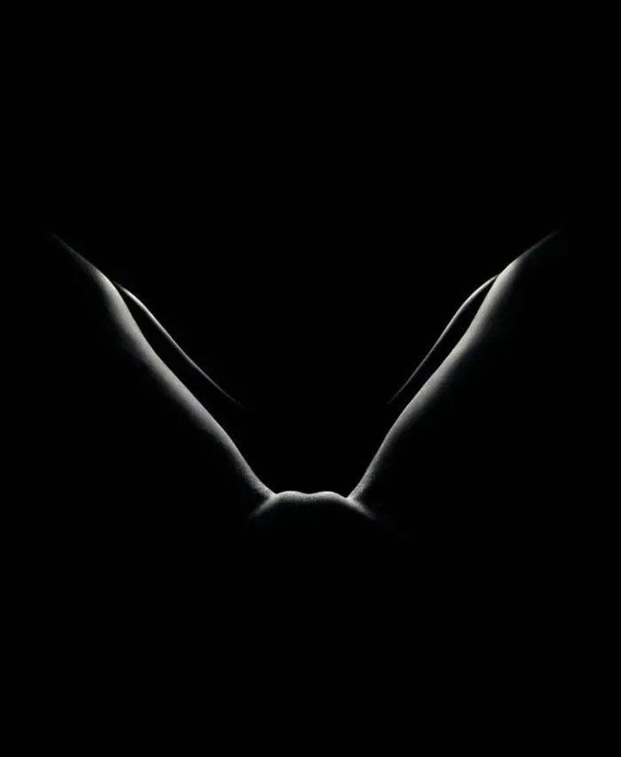 V