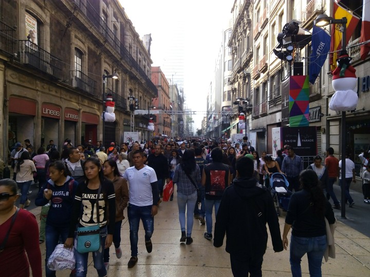 paseo en la calle de madero cdmx