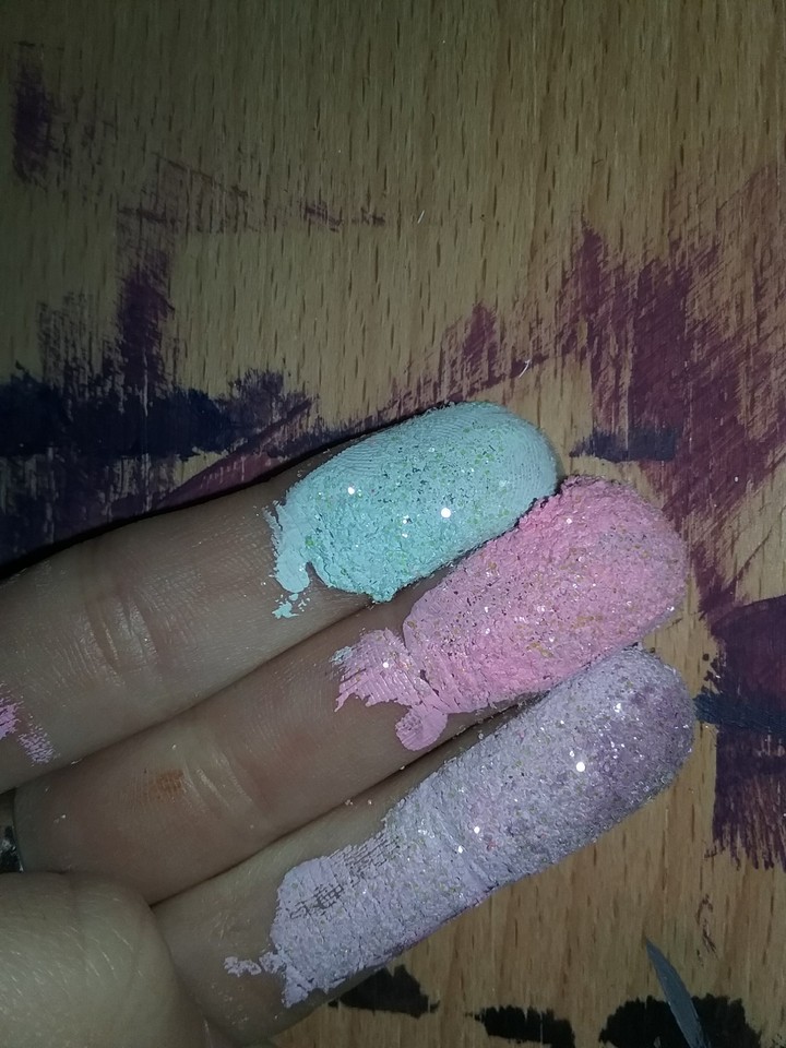 pastel fingers