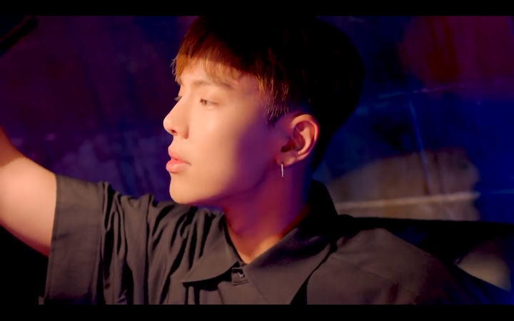 MONSTA X(몬스타엑스) - 'LIVIN' IT UP'