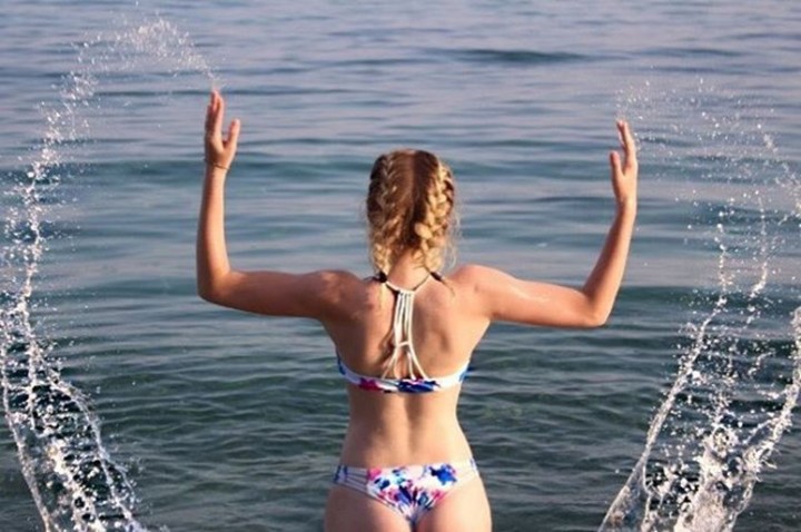 Bikini Girl ass