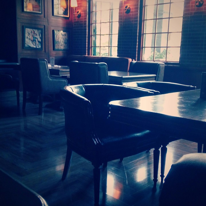 café