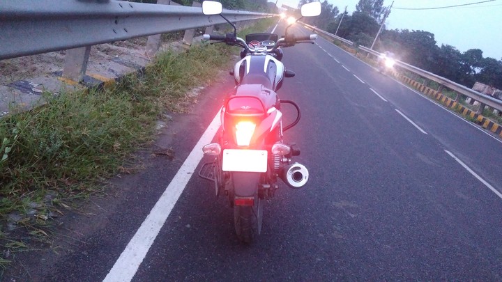 #caferacer #livetoride #bajaj #v15 #bikelove #lovetoride