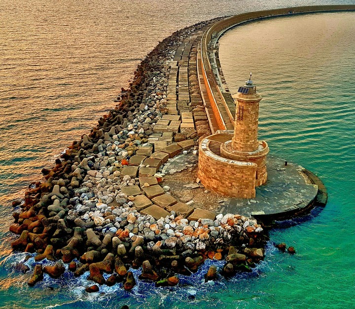 faro puerto Roma